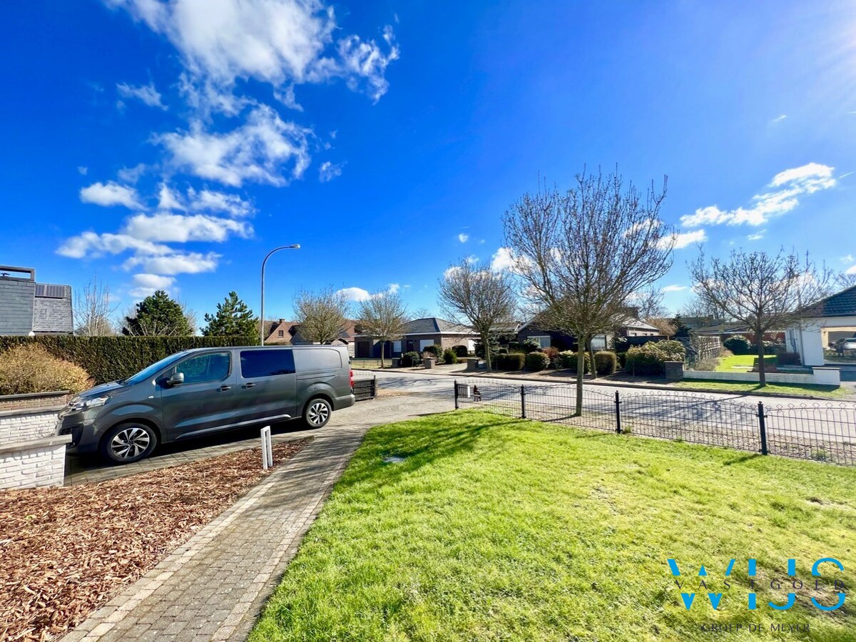 Woonhuis met 6 slaapkamers op TOPlocatie te EVERGEM ! 