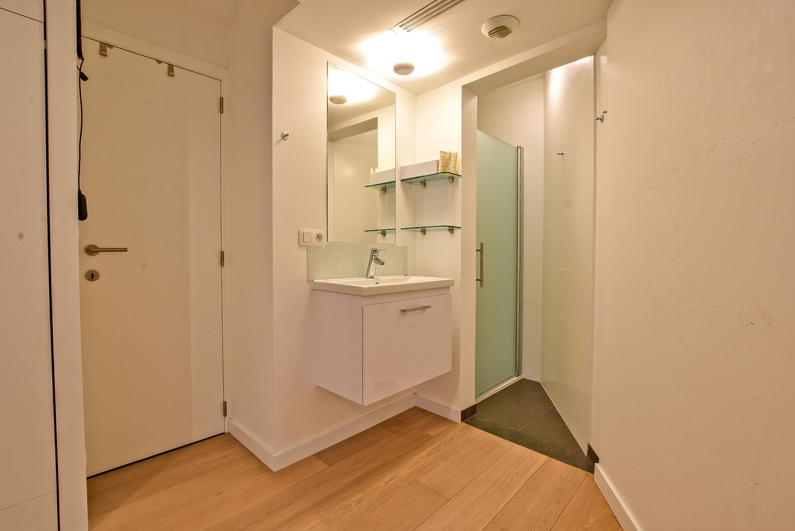 Luxueus praktisch appartement (122m² + 30 m²) met rondom terrassen te Nieuwpoort-Stad 