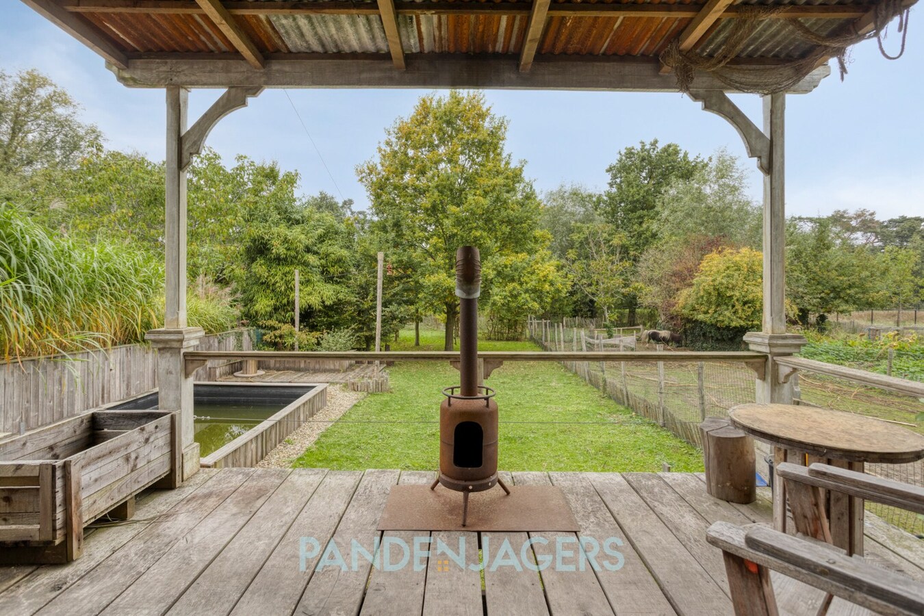 Gerenoveerde woning met uitzonderlijk groot magazijn op unieke locatie te Duffel 