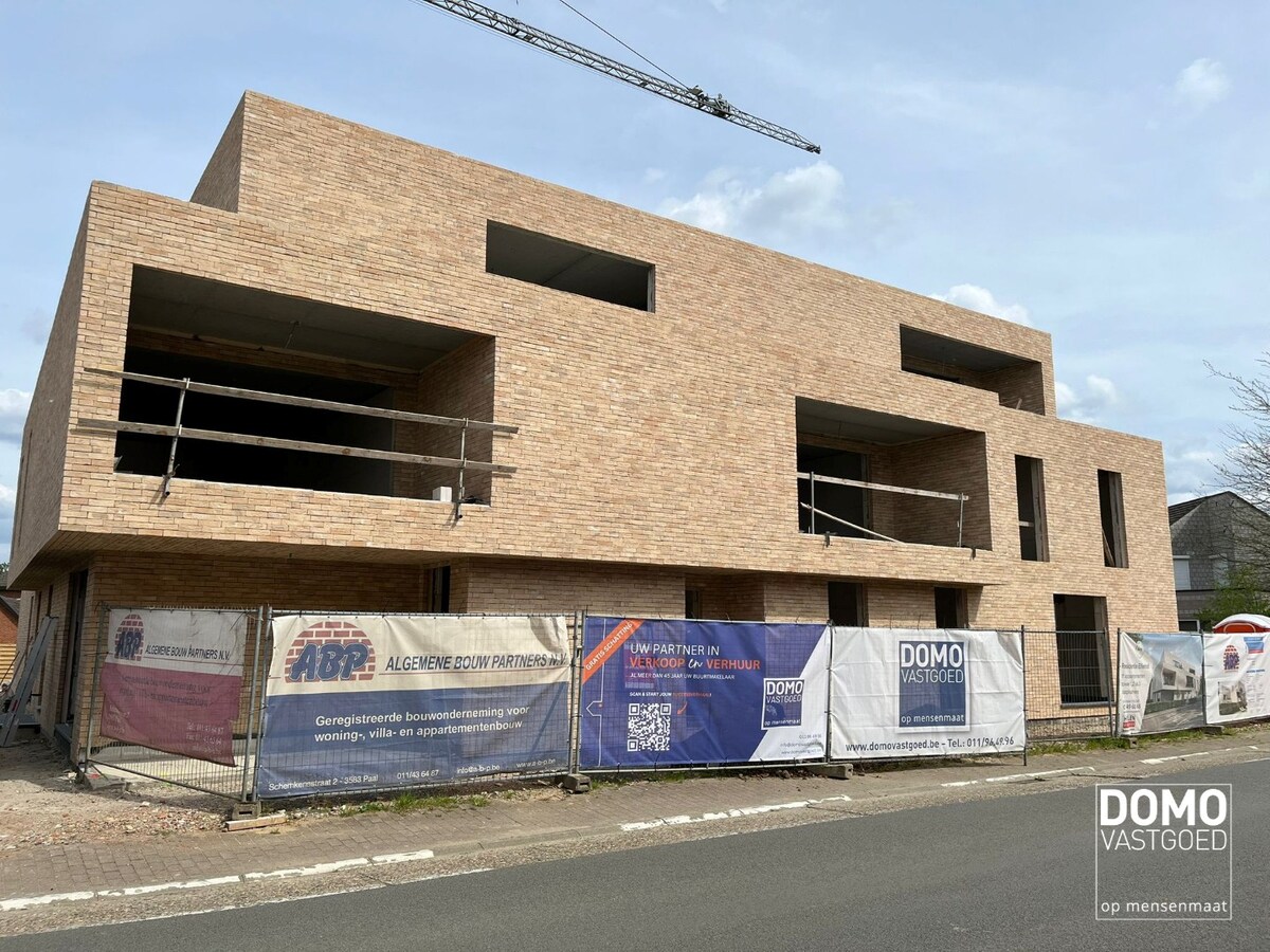 MODERN EN ENERGIEZUINIG NIEUWBOUWAPPARTEMENT MET 1 SLAAPKAMER, TERRAS EN AUTOSTANDPLAATS TE HAM CENTRUM 