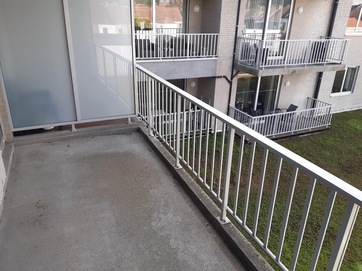 Ruim appartement met 2 terrassen. 