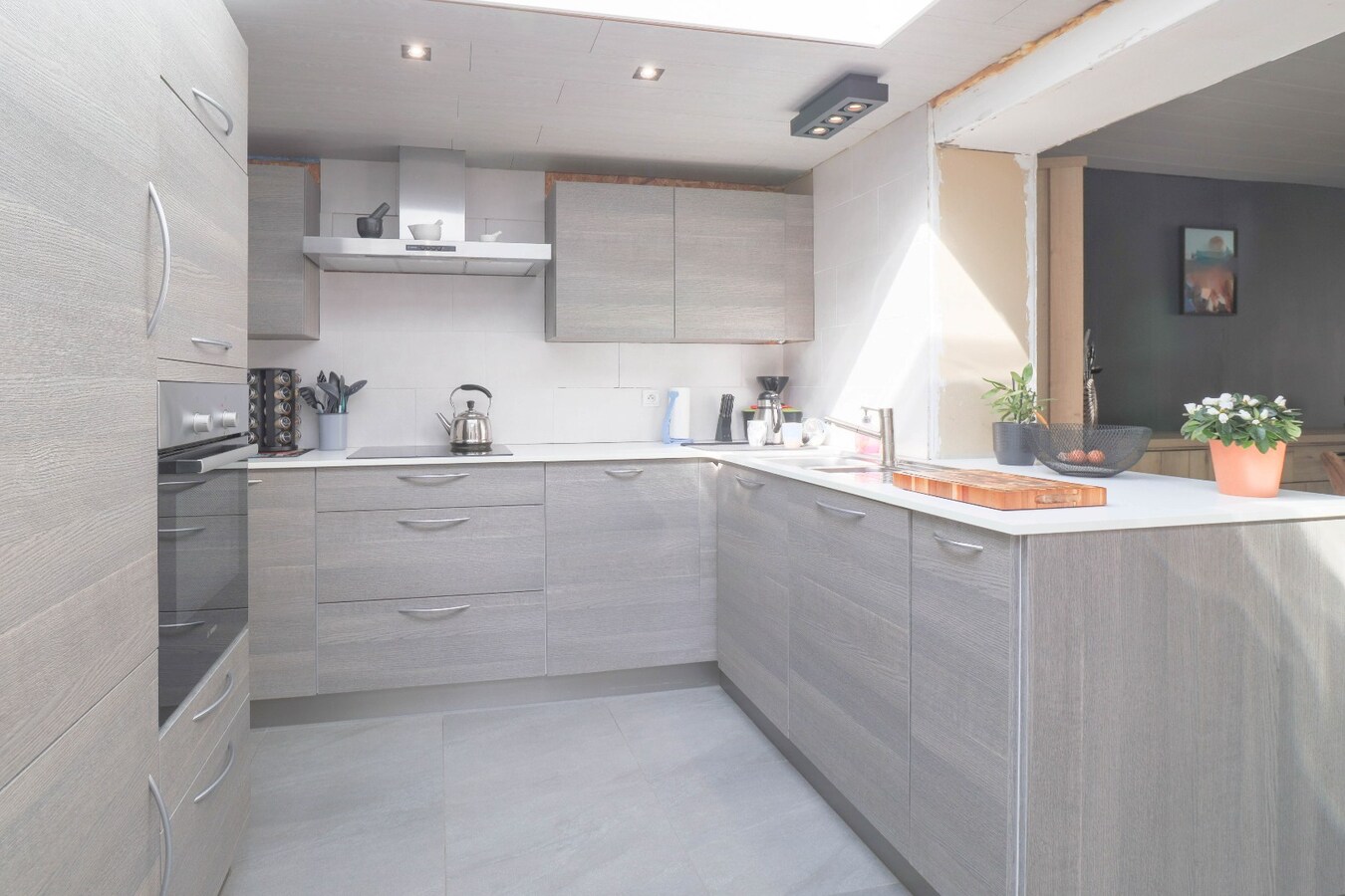 Ruime en recent gerenoveerde gezinswoning met garage te koop ! 