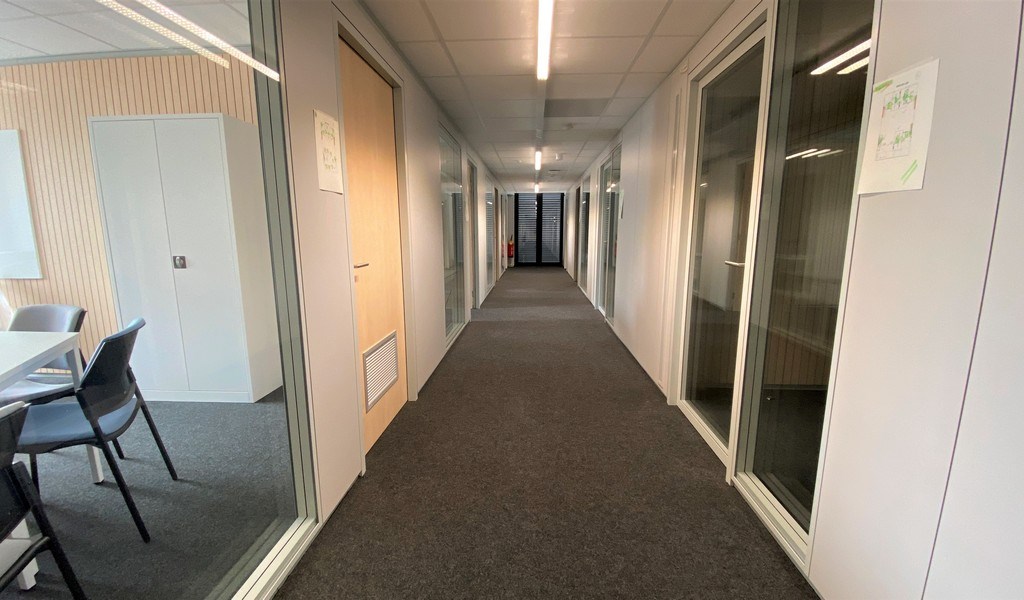 Volledig vernieuwde kantoren te huur in Zwijnaarde