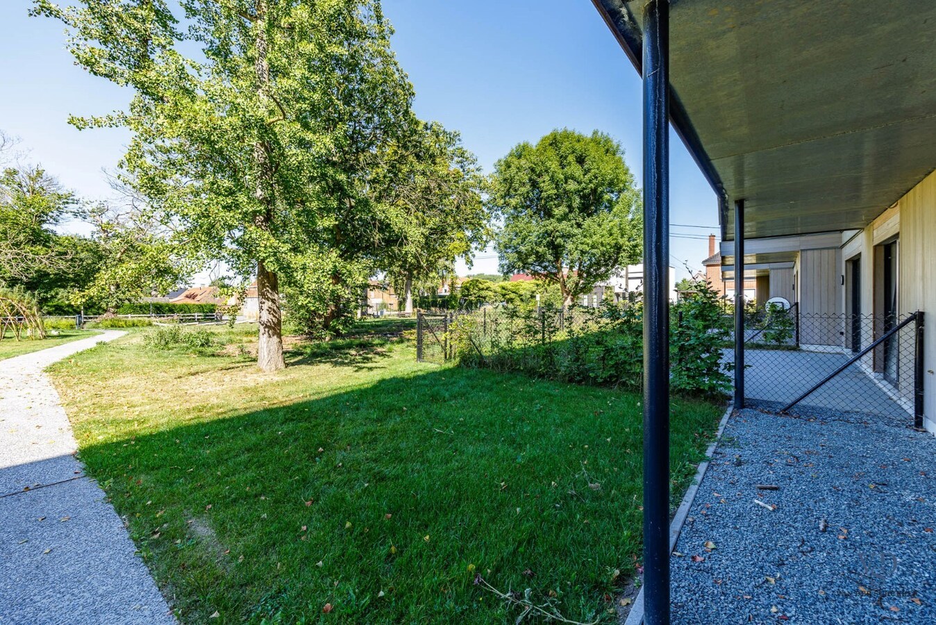 Gelijkvloers 2-slpk appartement 