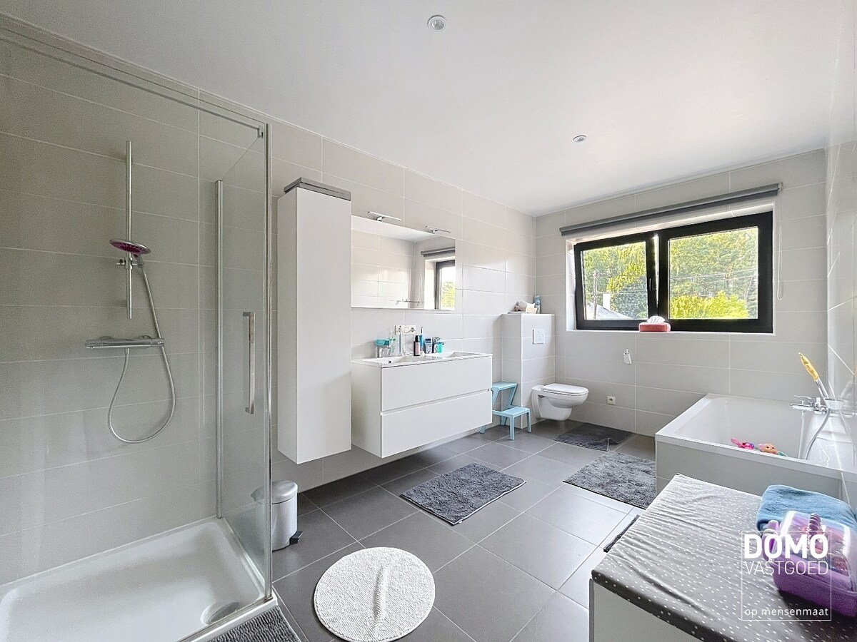 RUIME NIEUWBOUWWONING MET 3 SLAAPKAMERS, TUIN EN TERRAS TE BERINGEN (PAAL) 