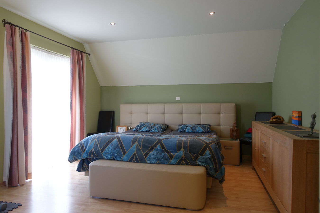 Prachtige recente villa met zwembad en prachtig aangelegde tuin 