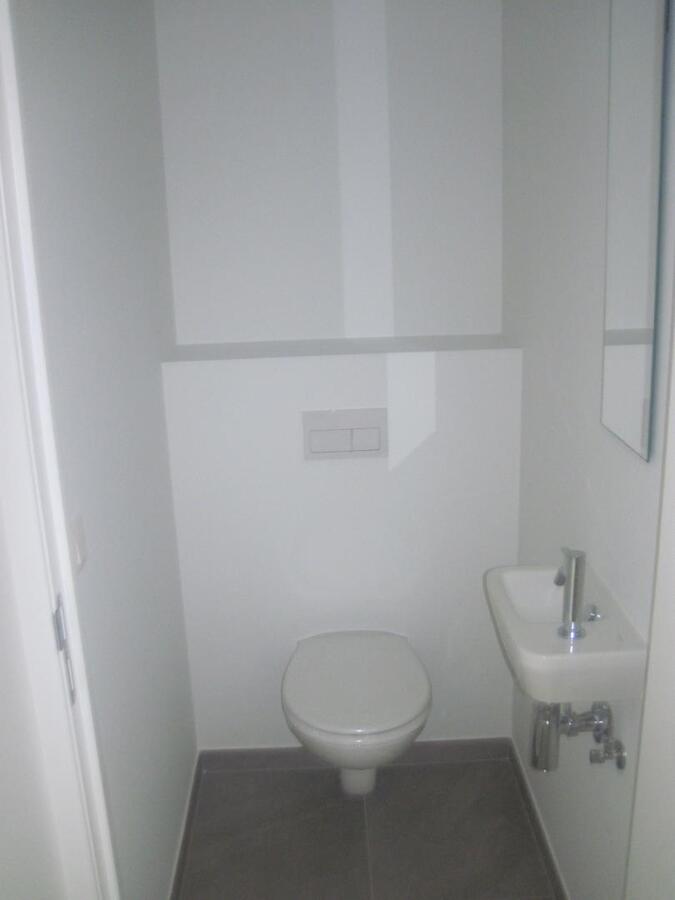 Penthouse-appartement met ruim terras. Geen vaste kosten. 