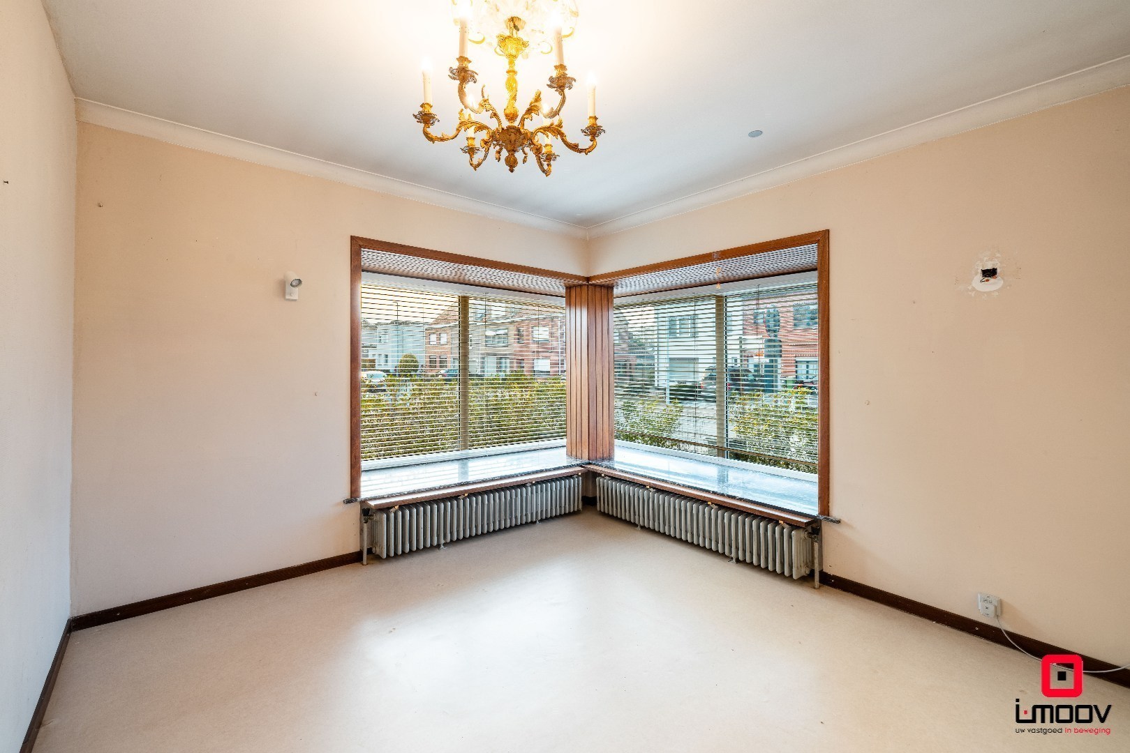 Charmante naoorlogse woning met veel potentieel te Zwijnaarde 