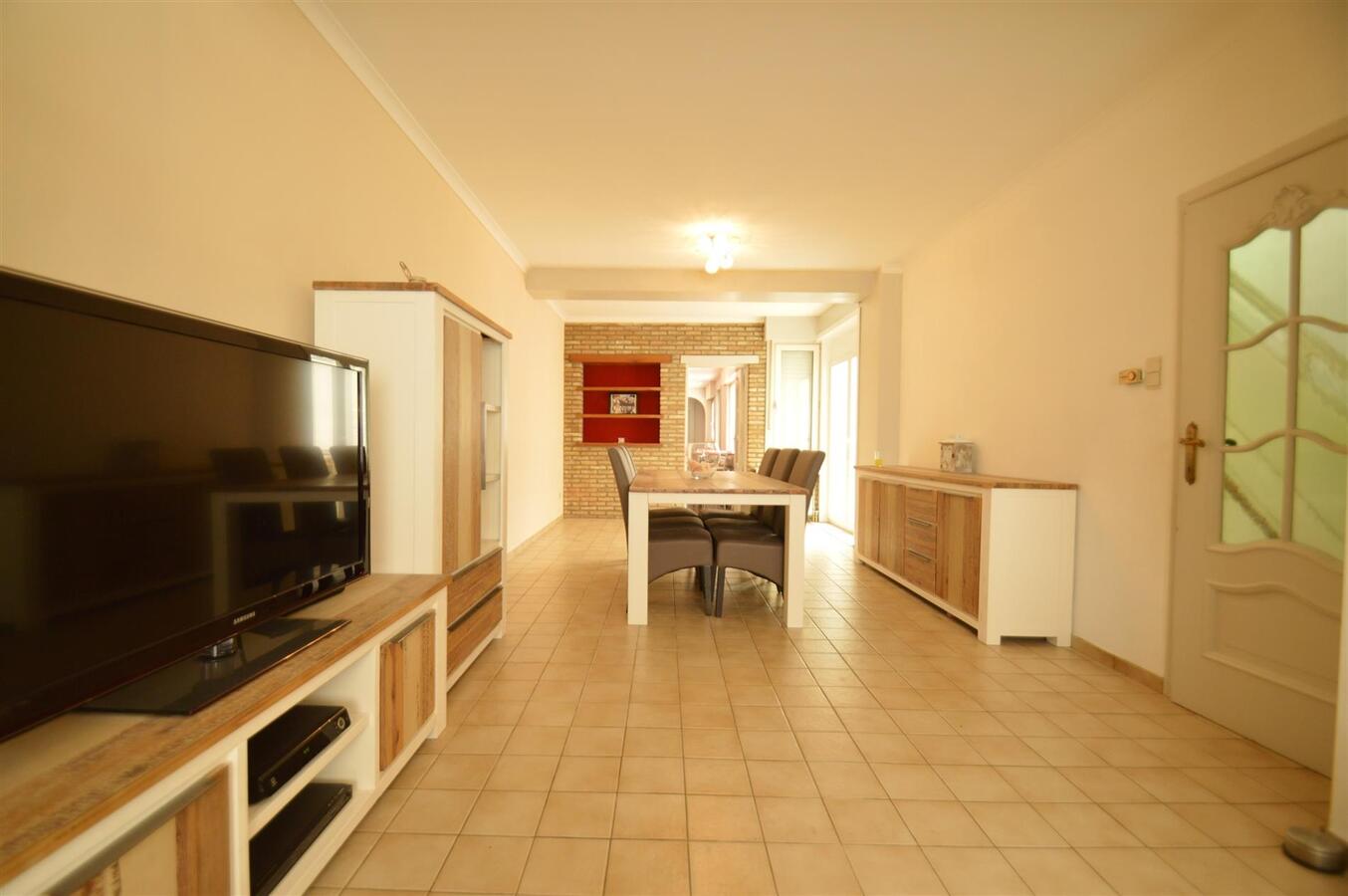 Zeer ruime gezinswoning met terras en garage - Heist 