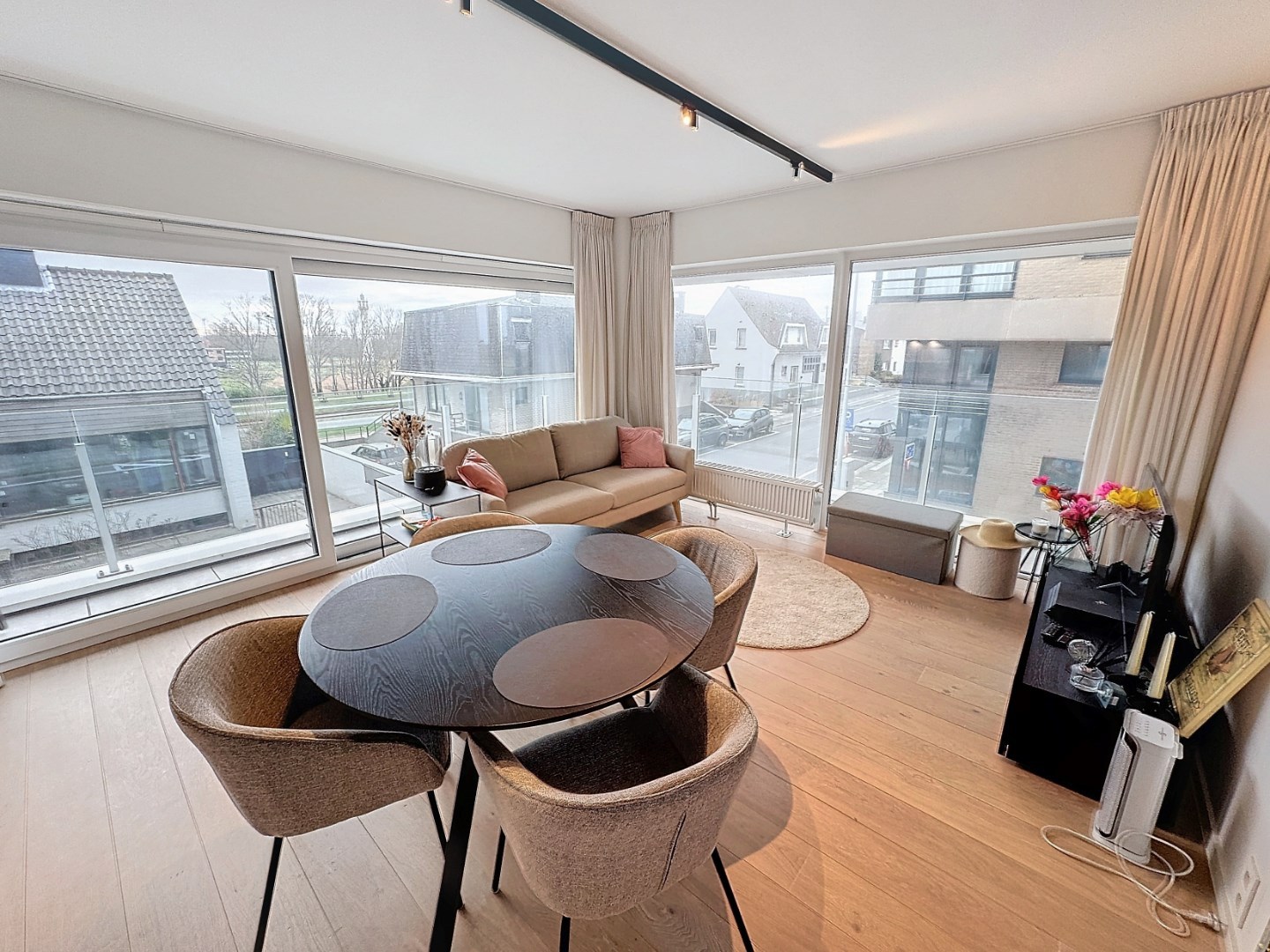 Recent gerenoveerd modern appartement vlakbij de zeedijk in Knokke-Heist. 