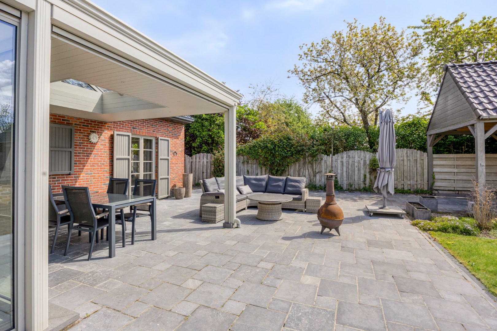 Open bebouwing met prachtige tuin en 4 ruime slaapkamers, garage, tuin en terras in Bierbeek – EPC 272kWh/m² 