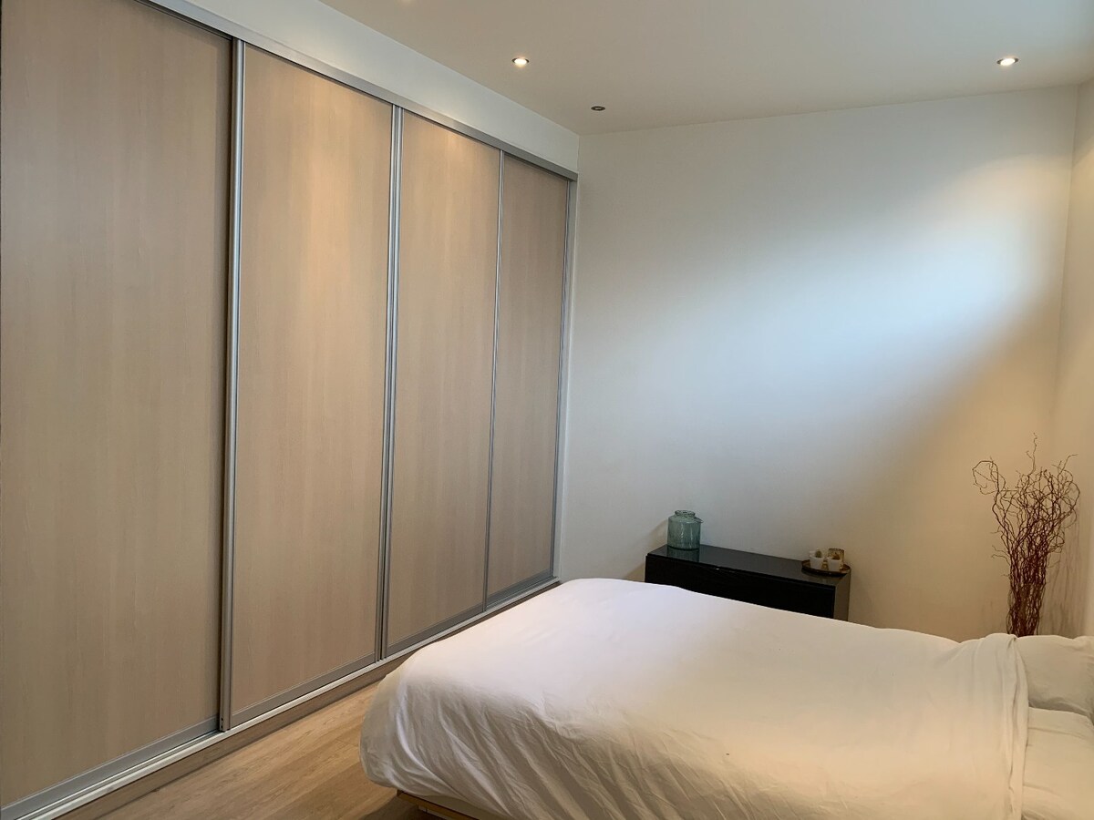Hedendaags, gelijkvloers appartement in het centrum van Maaseik! 