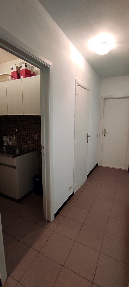 Centraal gelegen handelspand gelegen op een zeer commerciële ligging in de Lippenslaa (POP-UP MOGELIJK) 