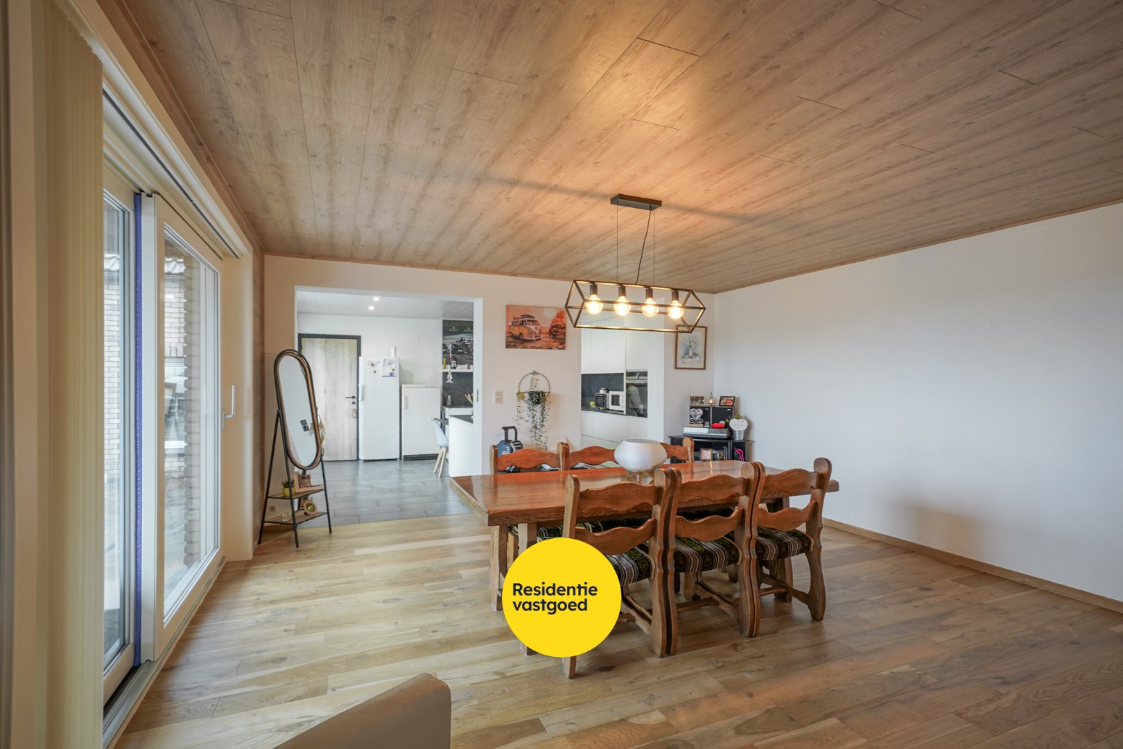 Alleenstaande woning op ruim perceel met vernieuwd woongedeelte en loods (80 m²) 