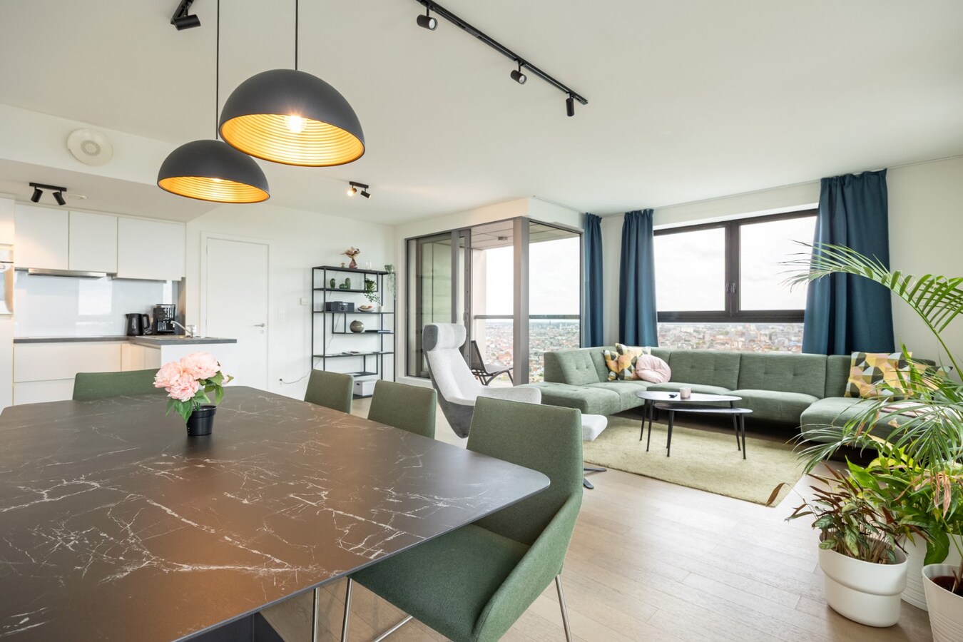 Stijlvol appt. met terras in de 'London Tower' op 't Eilandje! 