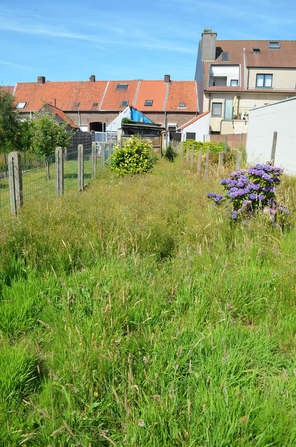 Totaal te renoveren rijwoning  nabij centrum Maldegem 