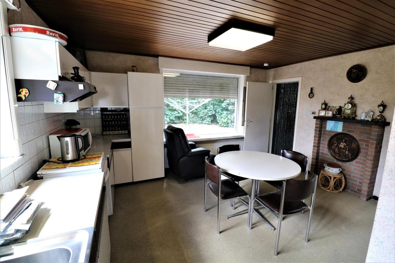 Woning met mogelijkheid tot commmerciële ruimte op 1398m² te Aartrijke 