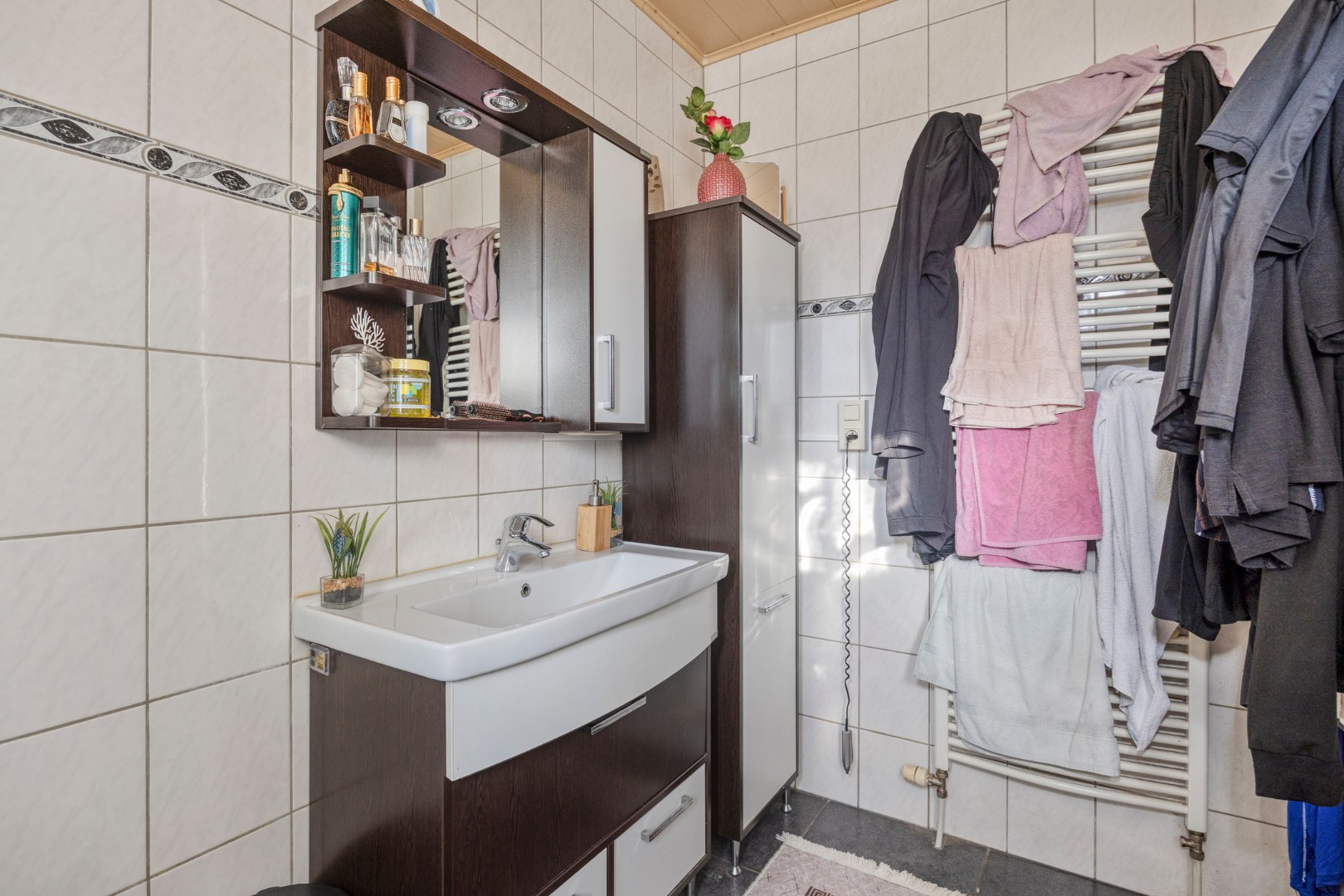 Instapklare woning met 4 à 6 slaapkamers en garage in hartje Leopoldsburg 