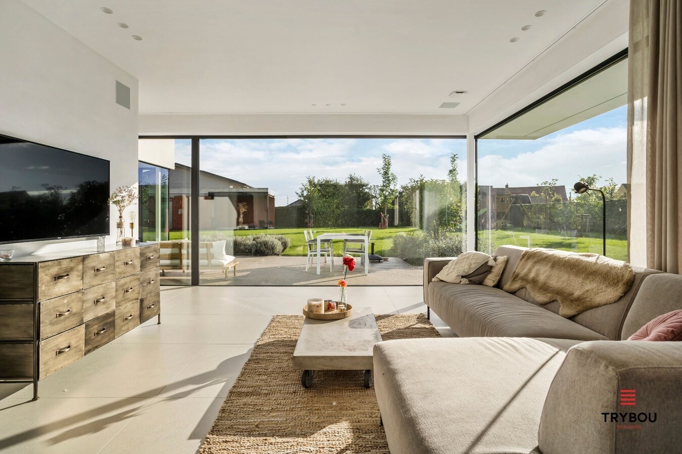 Rustig gelegen architecturaal pareltje op 1.751 m² te Houthulst. 