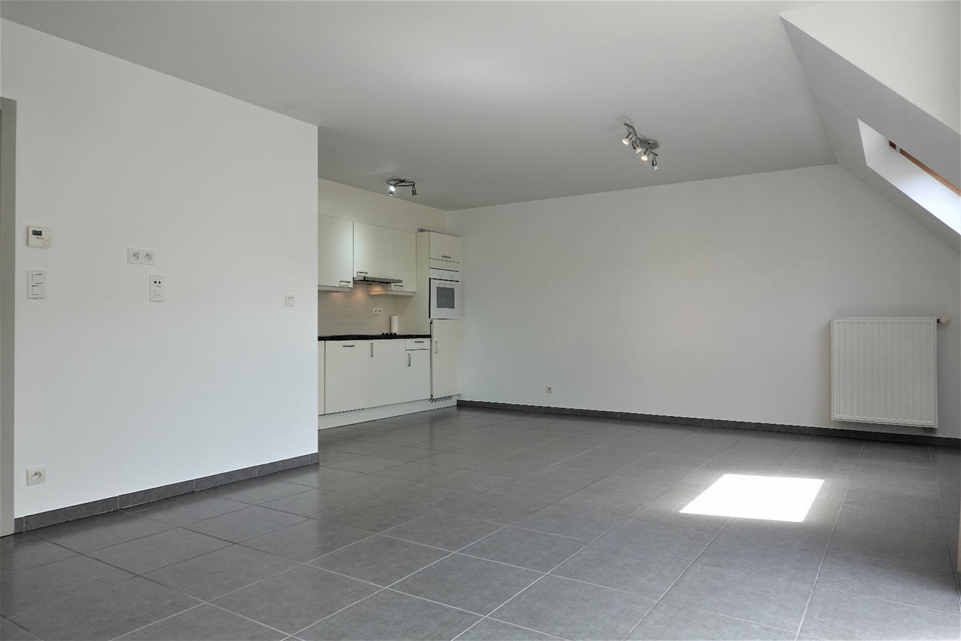 Appartement met autostaanplaats, fietsenberging en terras 