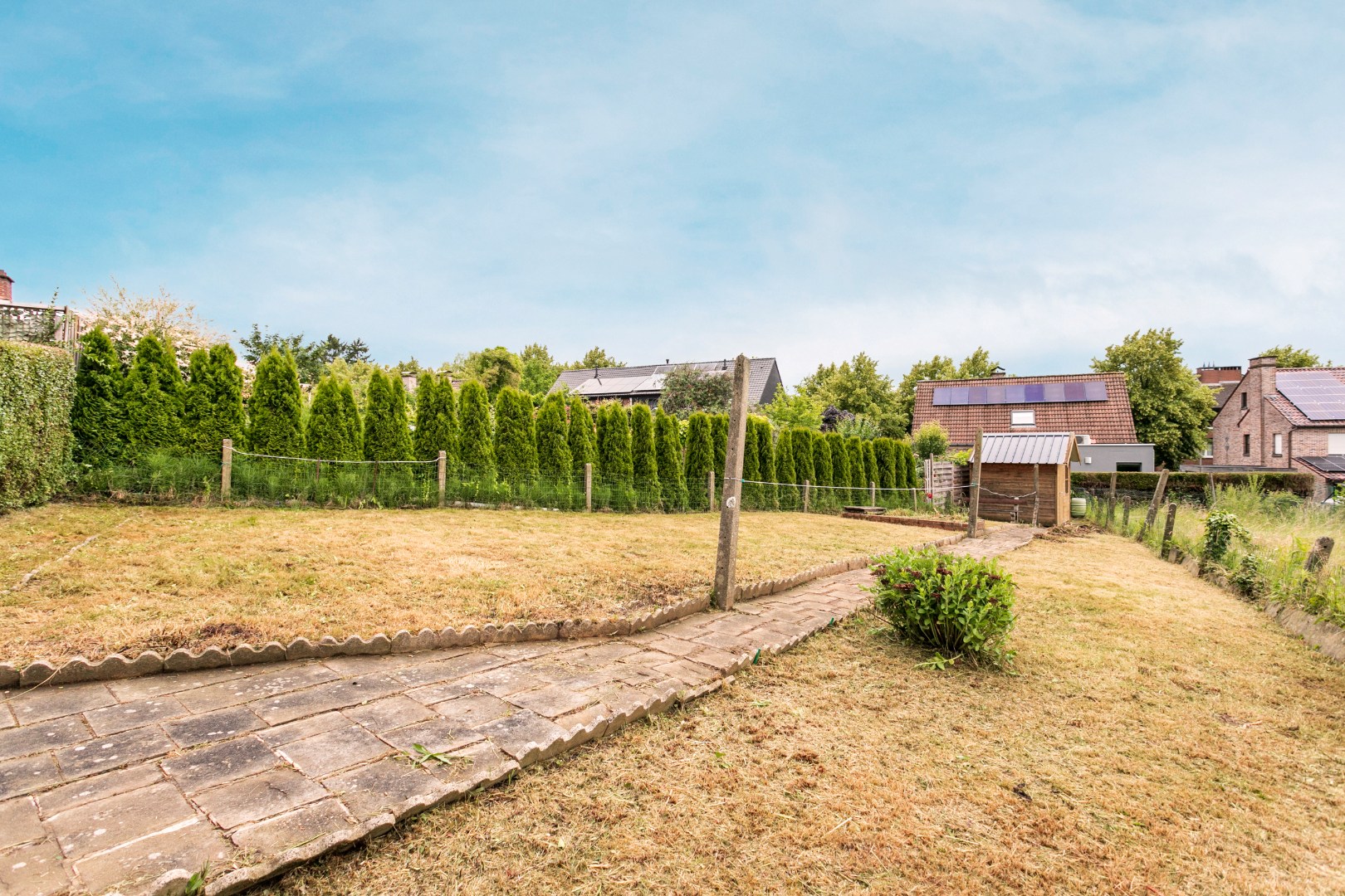 Te renoveren woning met 3 slpk te Buizingen 