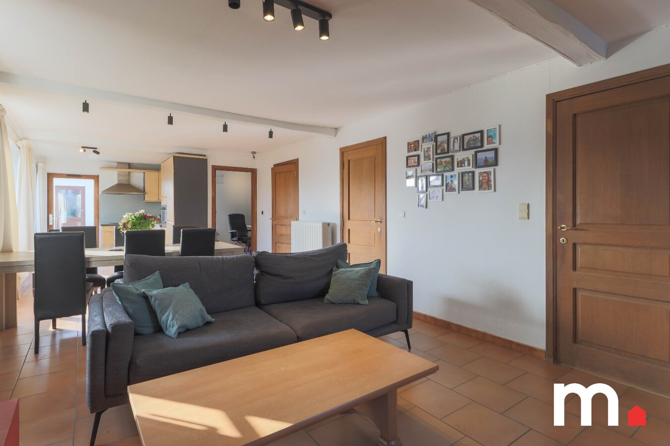 Zeer sympathieke en knusse woning aan de voet van de Kwaremont en de Kluisberg. 