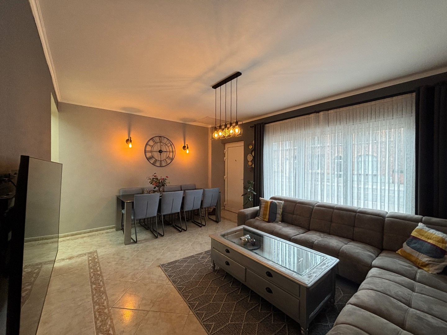 Instapklare en ruime gezinswoning met 4 slaapkamers in hartje Heppen 