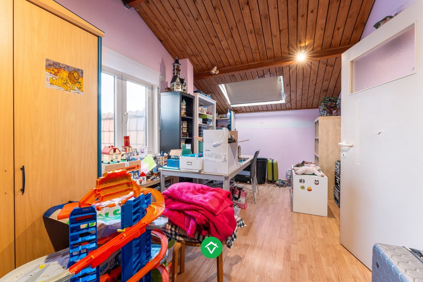 Woning met 5 slaapkamers en tuin in rustige wijk te Koekelare 