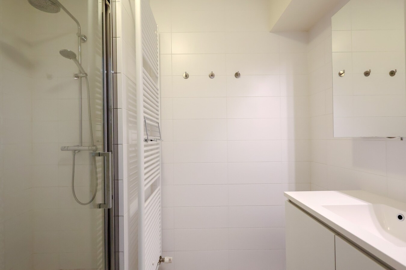 Ruim appartement met 3 slaapkamers en 2 badkamers en hoekterras 