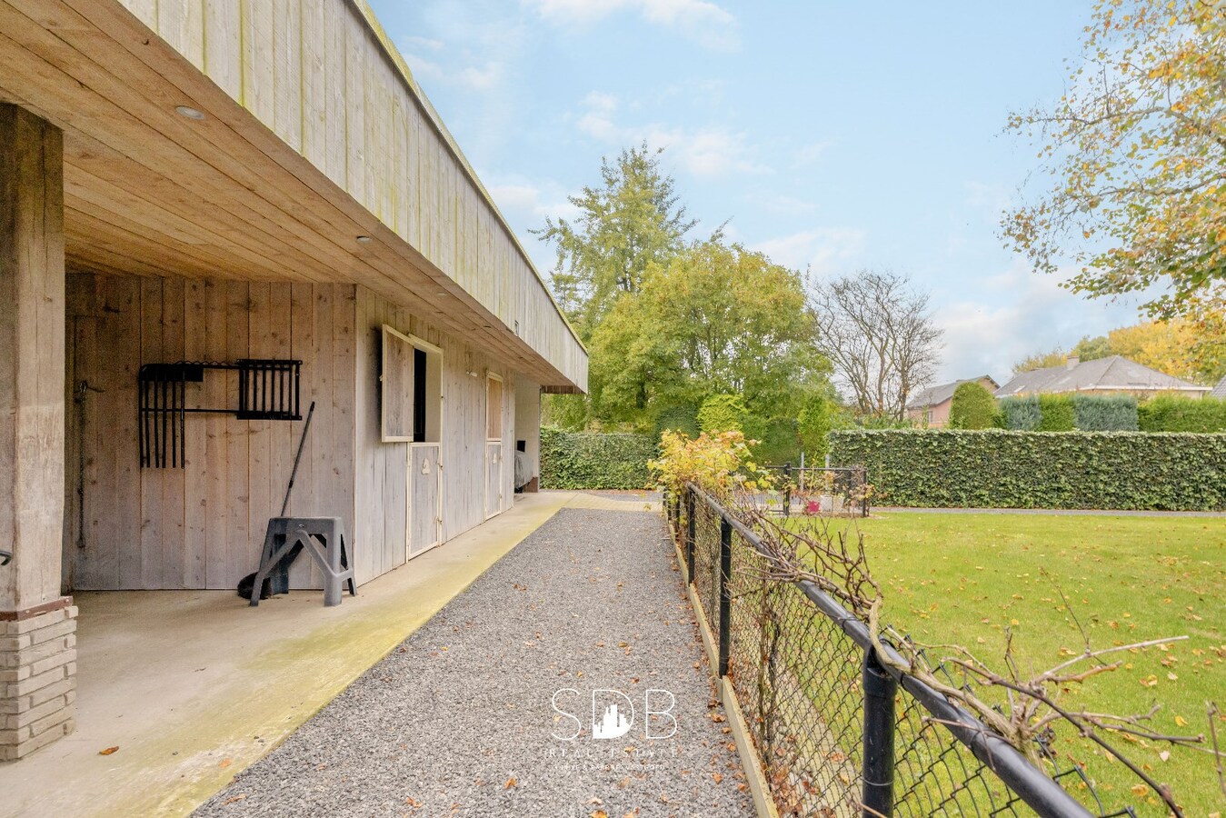 Prachtige woning met paardenfaciliteiten op 11.703m² 