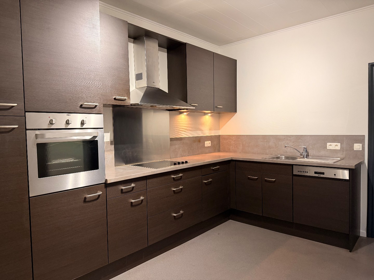 Verzorgd gelijkvloers appartement met tuin, op een rustige ligging te Lier! 