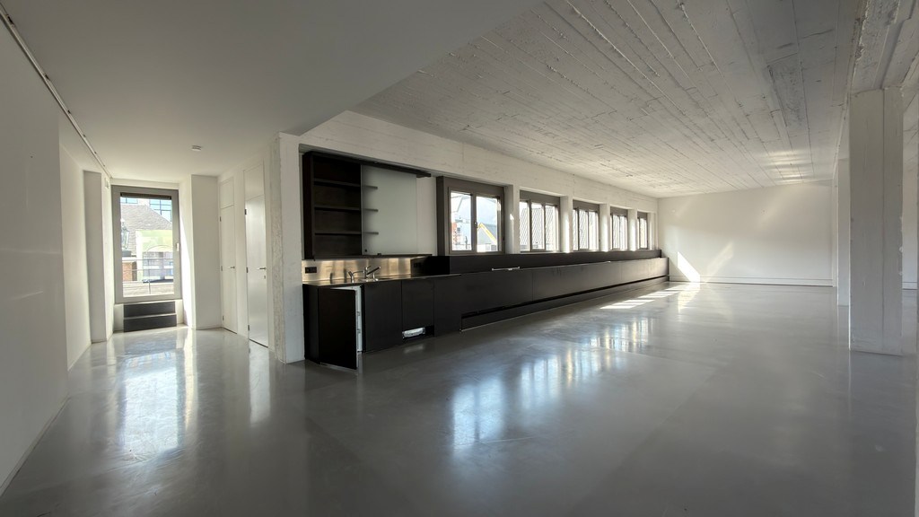 Instapklare kantoorruimte te huur in hartje Antwerpen