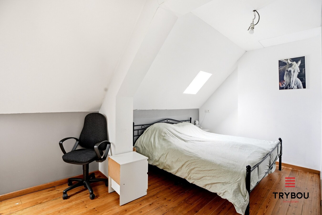 Instapklare woning met 4 slaapkamers te koop in het hartje van Poperinge! 