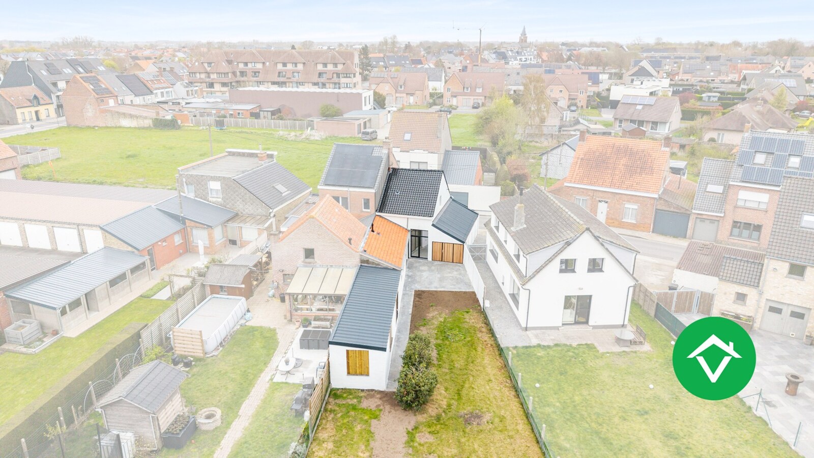 Volledig gerenoveerde woning (EPB B) met garage op topligging te Eernegem 