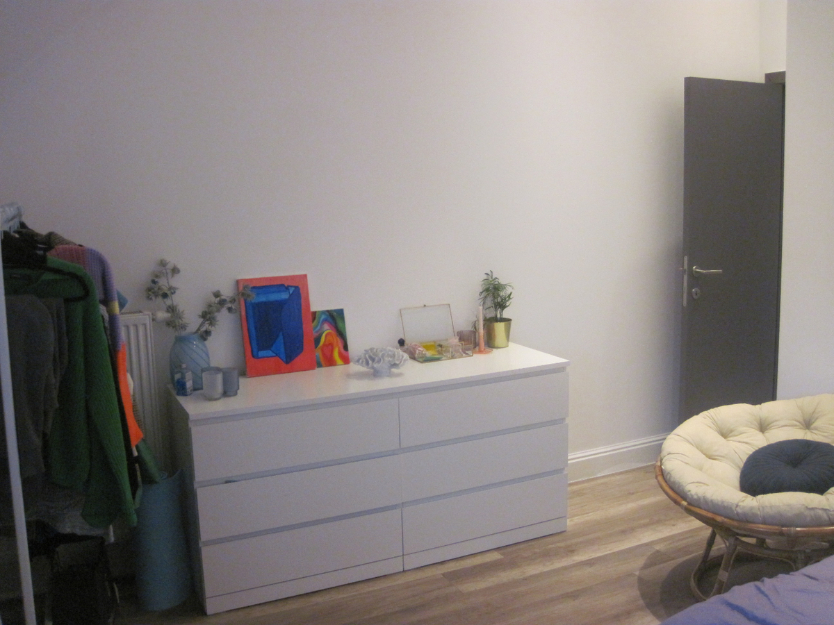 Recent vernieuwde, ruime rijwoning in hartje Gavere. 