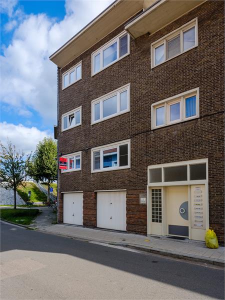 Rustig gelegen 2 slaapkamer appartement nabij Gent St-Pieters 