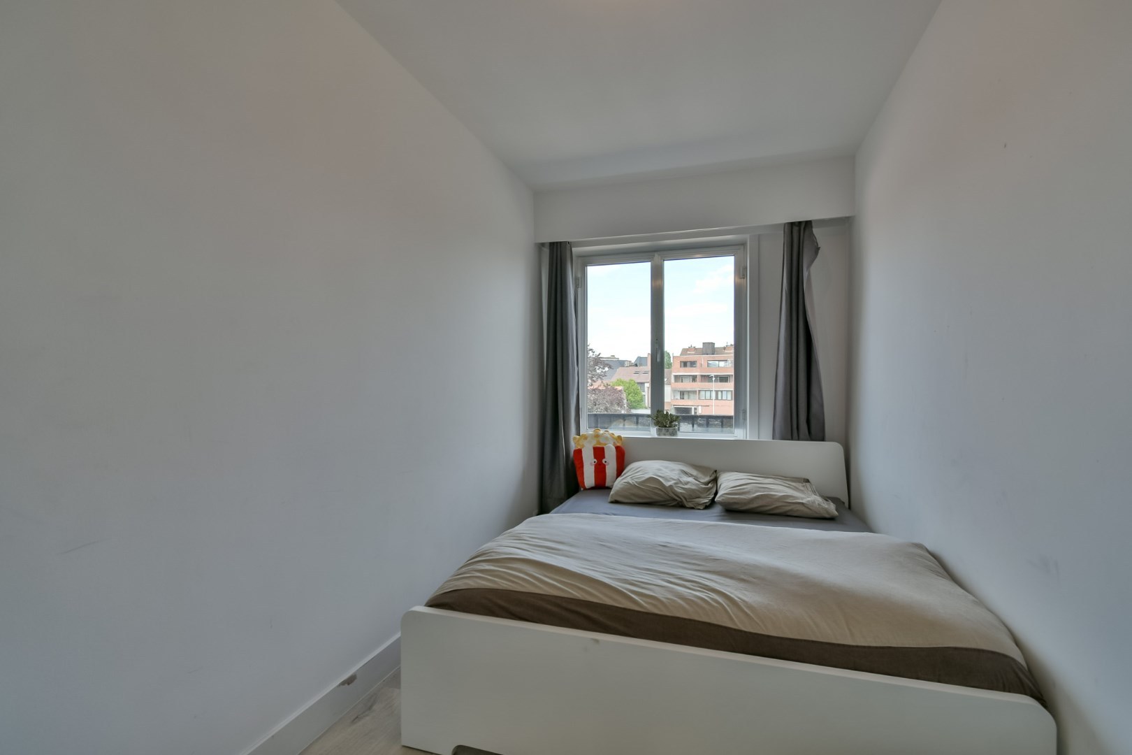 Instapklaar en lichtrijk appartement in centrum Torhout! 