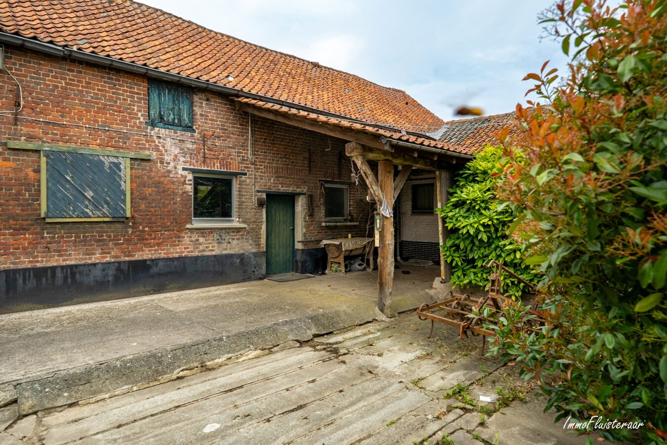 Property for sale in Roosdaal