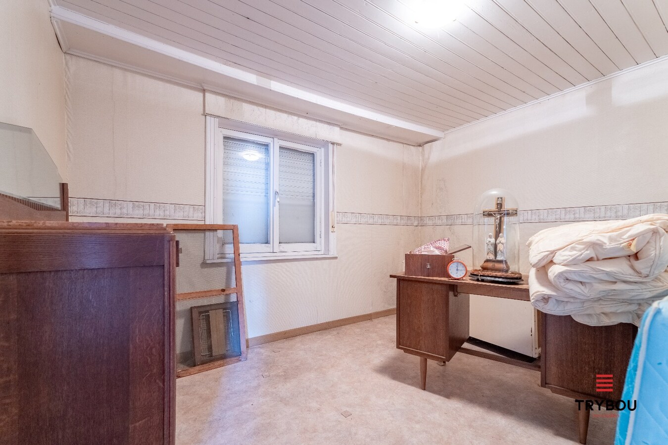 Ruime woning met winkelruimte, loods (optioneel) en garage 