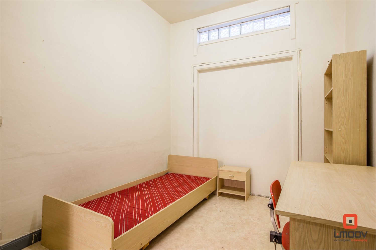 Mooie opbrengsteigendom met vijf lichtrijke studentenkamers 