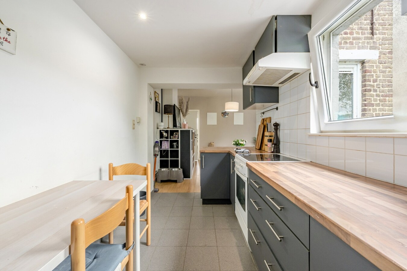 Halfopen bebouwing met potentieel nabij centrum Lovendegem 