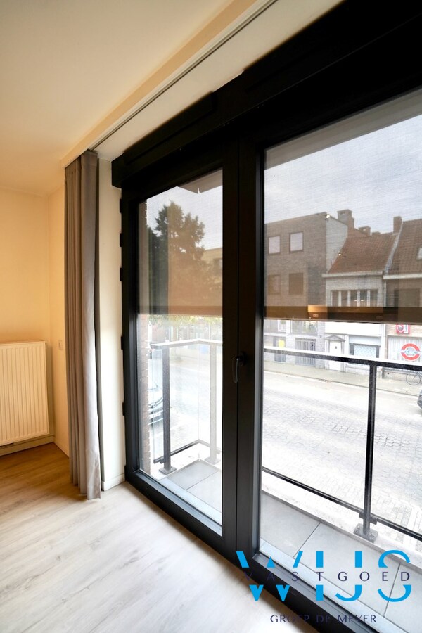 Totaal afgewerkte serviceflat te Lievegem ! 