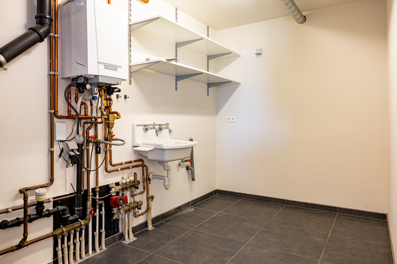 Duplex app. 142 m² met 3 slpks, terras en 2 autostandplaatsen te Maldegem 