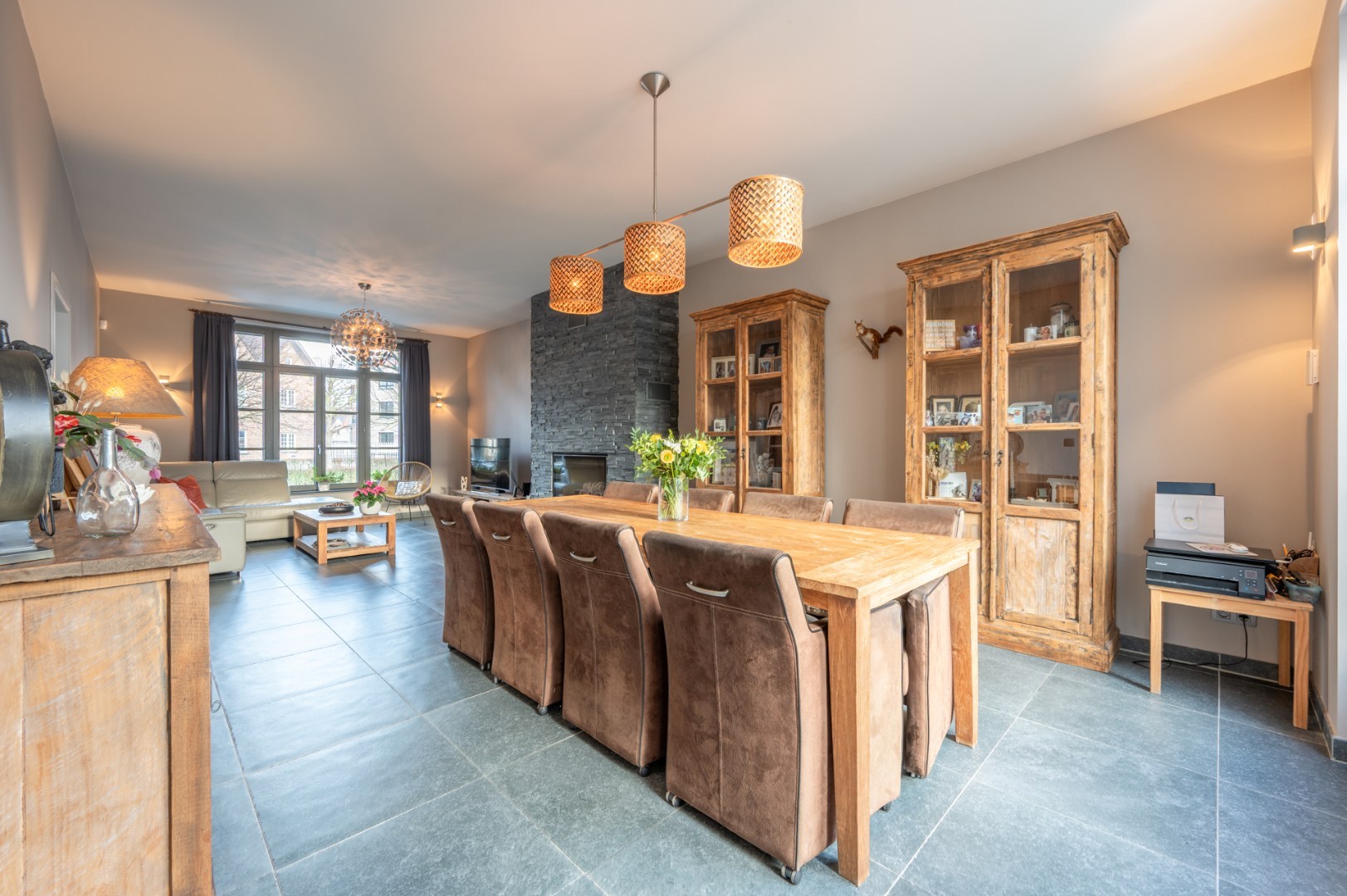 Prachtige en zéér ruime woning met kwaliteitsvolle afwerking 