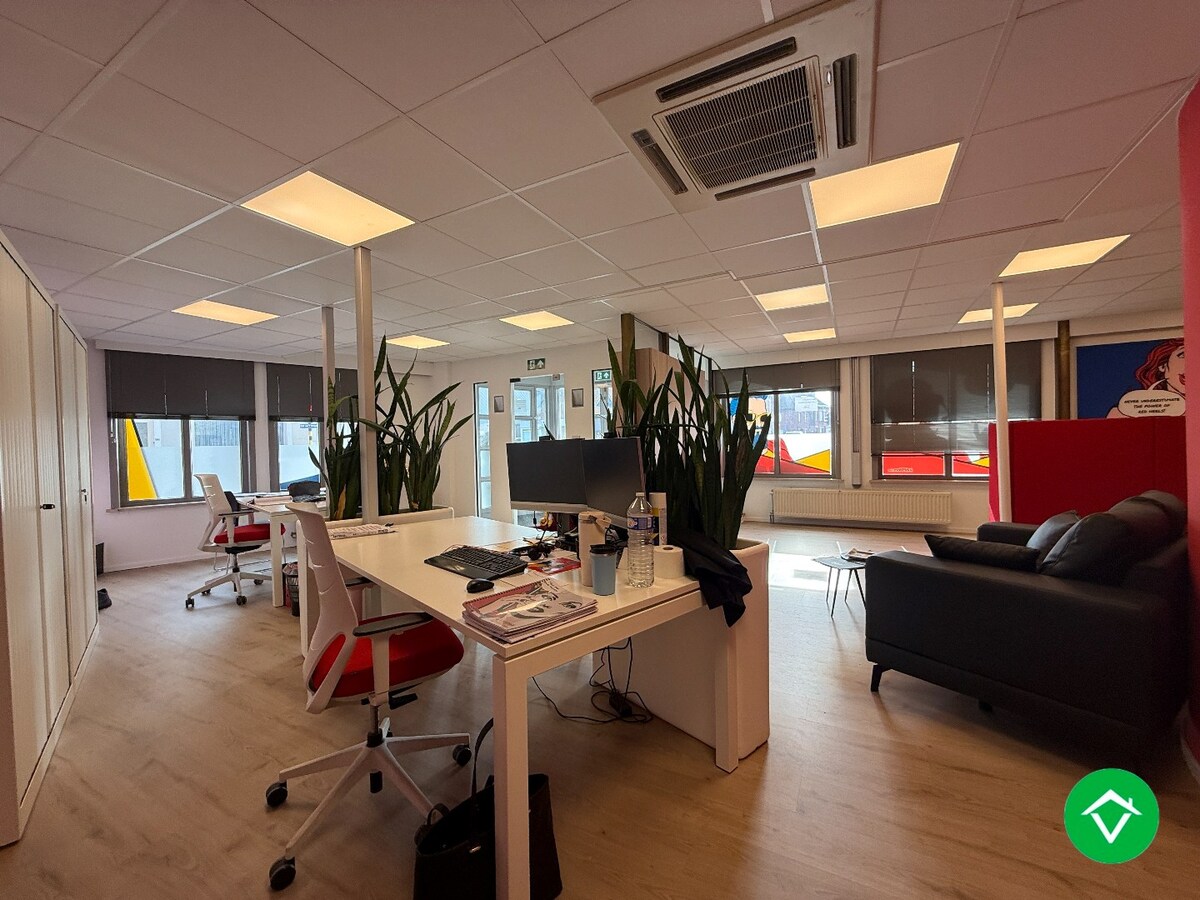 Commercieel gelegen handelspand te Roeselare 