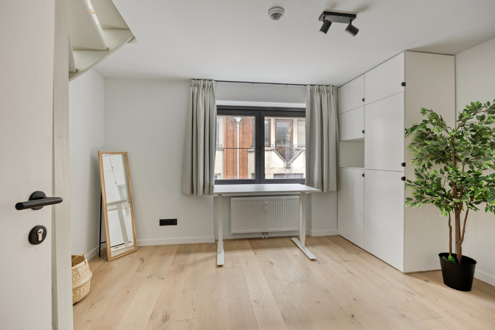 Volledig gerenoveerde en gemeubelde studentenkamers met privé-sanitair. 