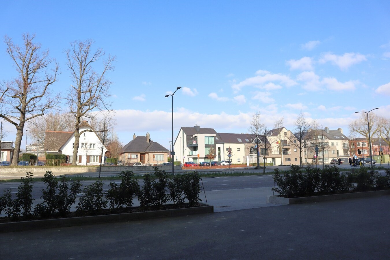 Handelspand-Kantoor gelegen op een strategische locatie te Tienen 