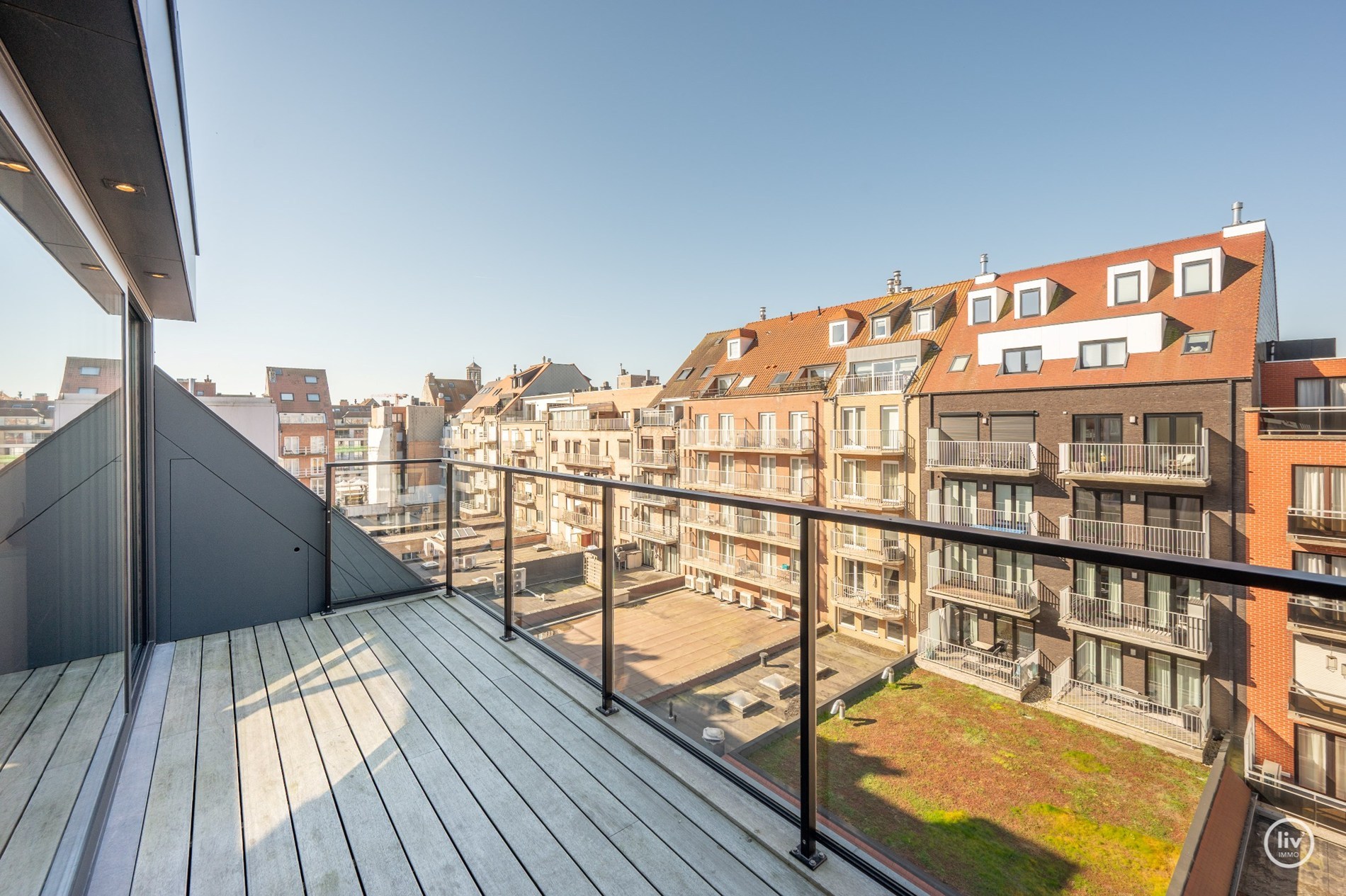Élégant et récemment rénové duplex appartement au cœur de Knokke. 