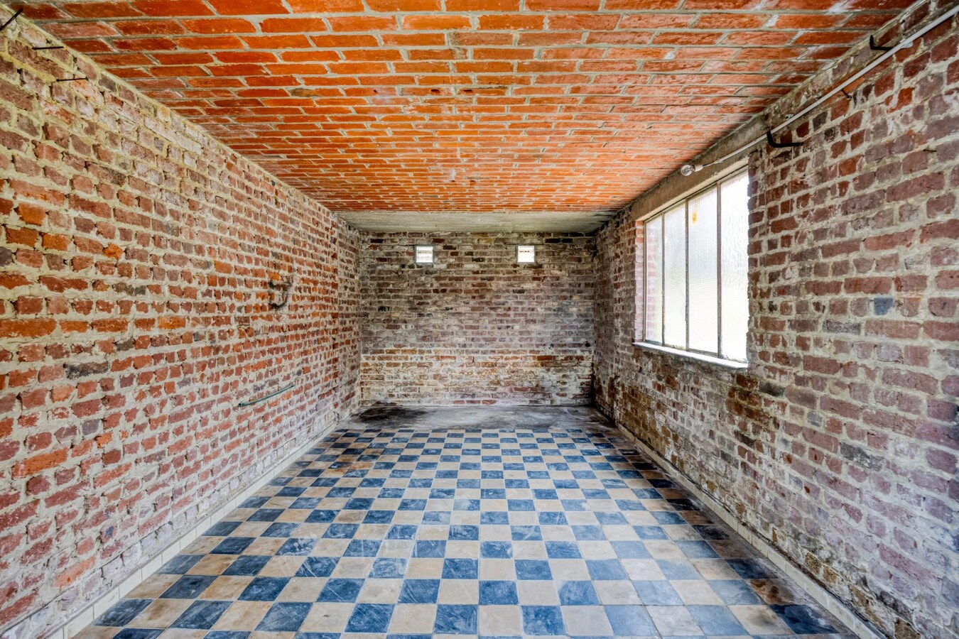 Te renoveren woning met tuin te Haasrode (Oud-Heverlee ) - 3 slaapkamers 