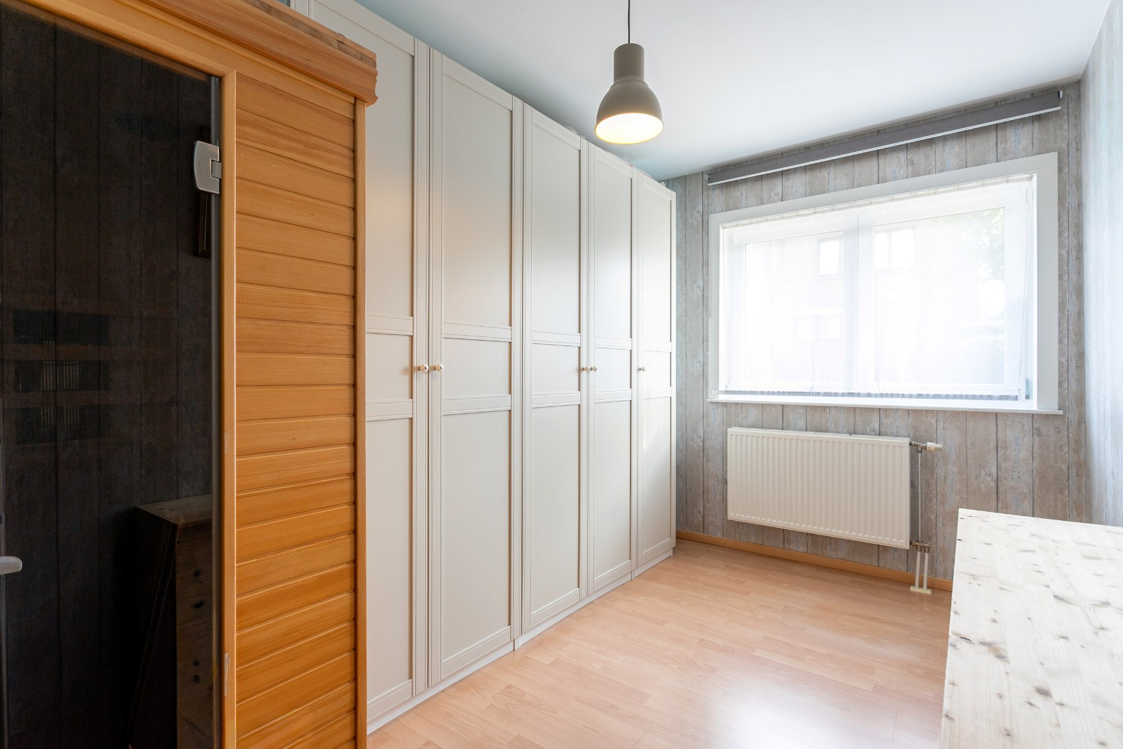 Instapklaar 2 slpk appartement met garage te Halle 